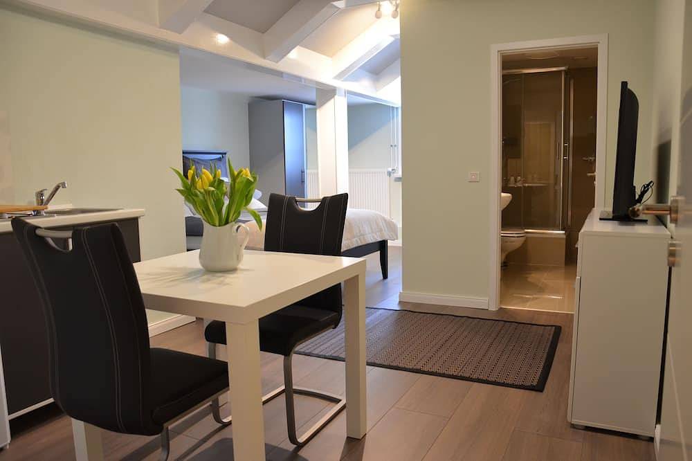 Ganze Wohnung, Neu gebautes Ferienapartment im modernen Landhausstil. 10 min Radweg zum Strand in Krokau, Südliche Ostseeküste