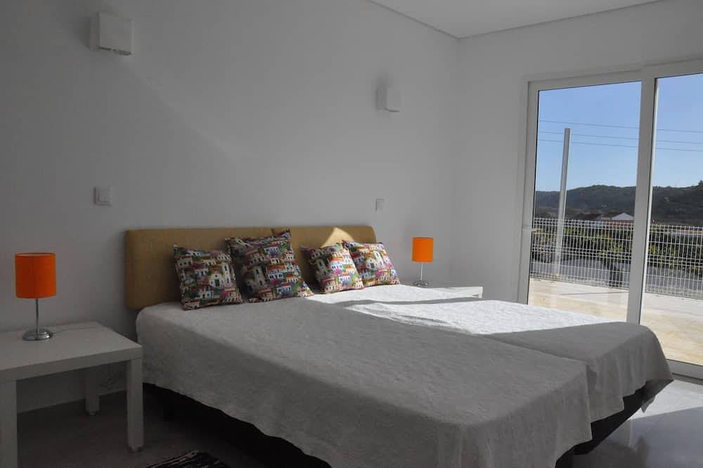 Villa 5 ch, 6 s. b., Klimaanlage, beheiztes Schwimmbad, Garten, Fitness, Vogelbeobachtung. in Silves, Faro Distrikt