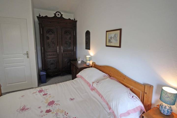 Gîte pour 6 personnes, avec jardin, animaux acceptés à Folles