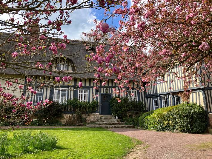 Location de vacances pour 12 personnes, avec Balcon ainsi que Terrasse et Jardin à Saint-Pierre-le-Vieux