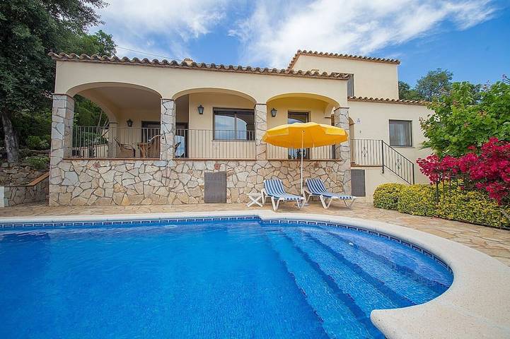 Villa für 7 Personen, mit Garten und Terrasse - 1