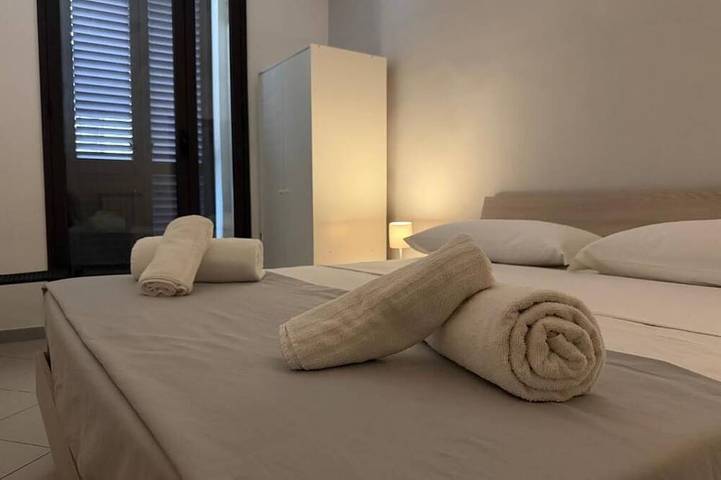 Apartamento entero, Comfort, style and views: your perfect stay at Civico24rooms in Caltagirone, Caltagirone region