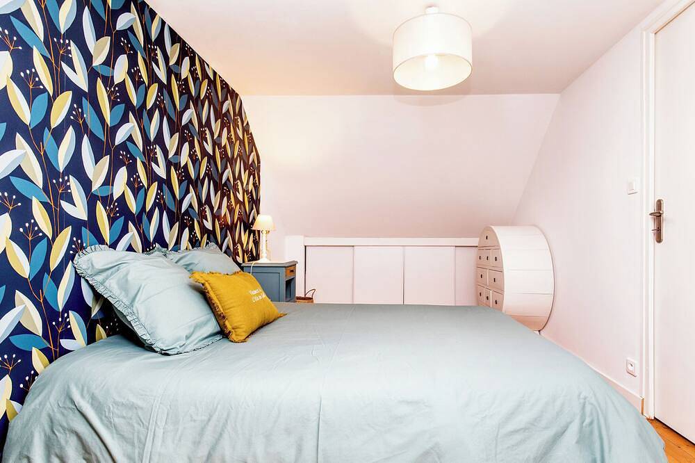 Charmante Maison Bretonne Nichée Dans un Cadre Bucolique, à Proximité de la Mer in Plouescat, Ceinture Dorée