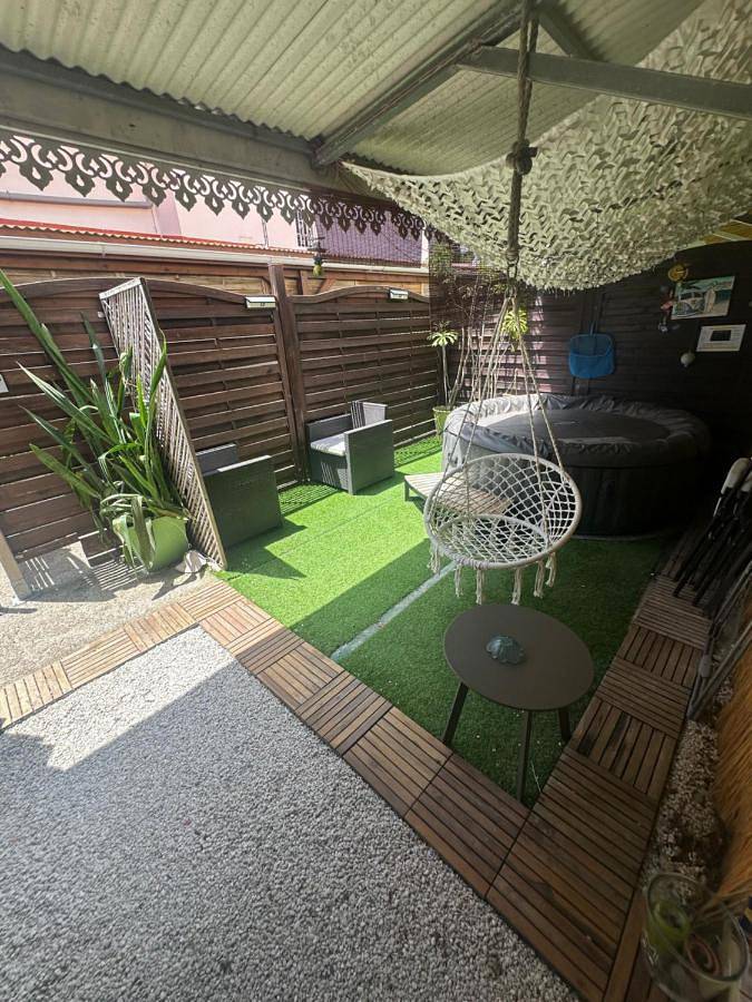 Maison de vacances pour 4 personnes, avec jardin et jacuzzi