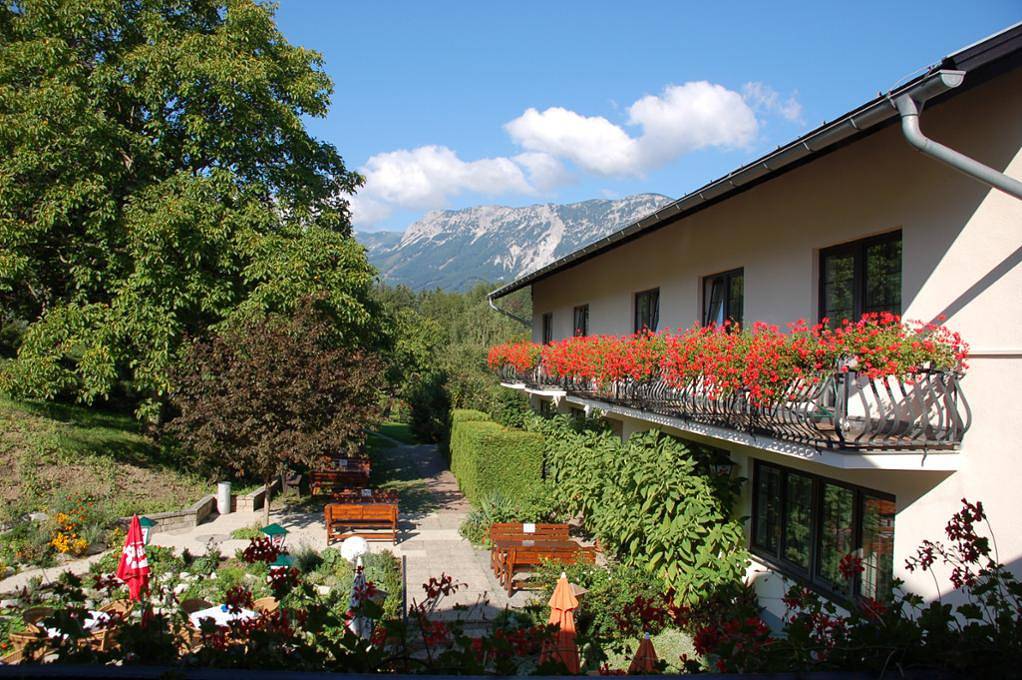 Flackl-Wirt - Gemütliches Doppelzimmer in Reichenau an der Rax, Wiener Alpen in Niederösterreich Region
