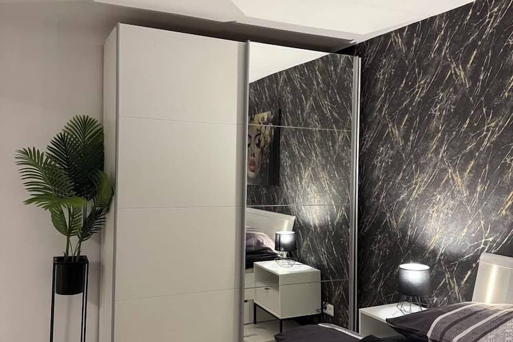 Ganze Wohnung, Apartment Leon, Town Centre with private garage! in Mittelslowakei