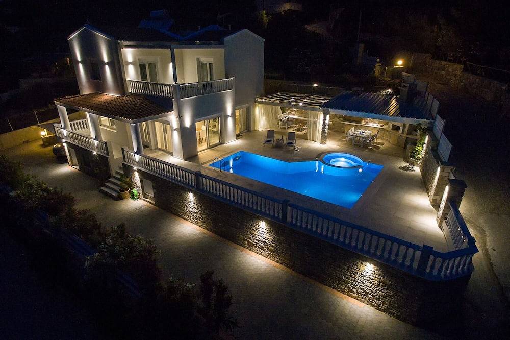 Luxusvilla mit atemberaubender Aussicht und erstklassiger Ausstattung, ideal für Familien in Achlia, Kreta Süden