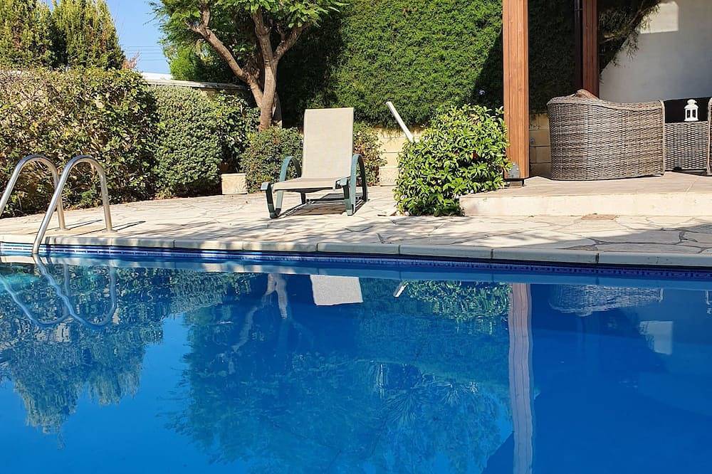 Melanda Semi detached Villa with private pool in a quite area in Pissouri in Πισσούρι, Südzypern