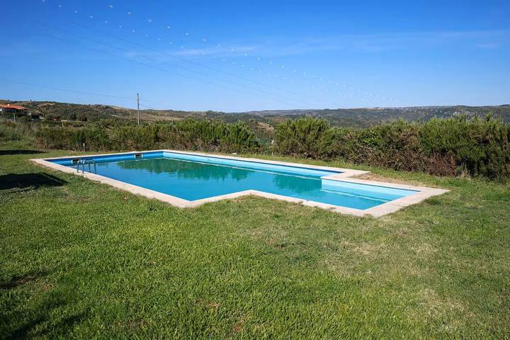 Casa rural para 12 personas, con terraza además de piscina y jardín en Mogadouro - 4