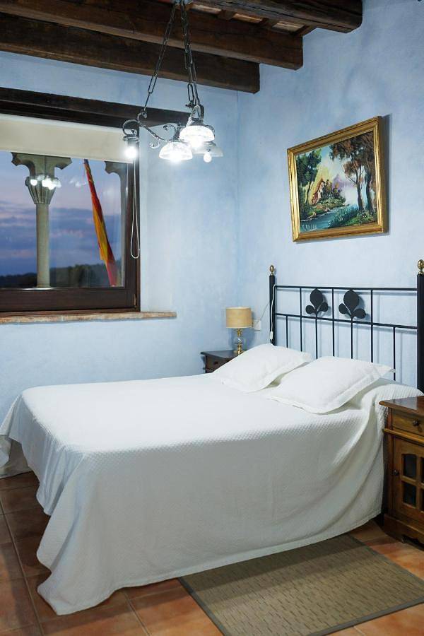 Casa rural, con Terraza y Jacuzzi además de Jardín y Piscina en Osona - 4