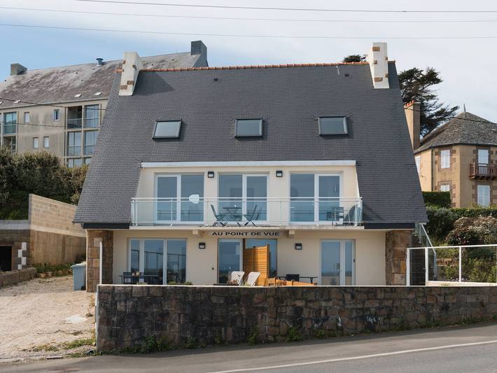 Appartement entier, Appartement Au Point De Vue 'Gîte Bréhat' avec vue mer, terrasse privée et Wi-Fi in Perros-Guirec, Côte de Granit Rose
