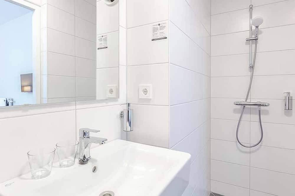 Relax in Historic Luxury with Garden Dining, Near Galleries and Oldehove in Leeuwarden, Nederlandse Noordzeekust