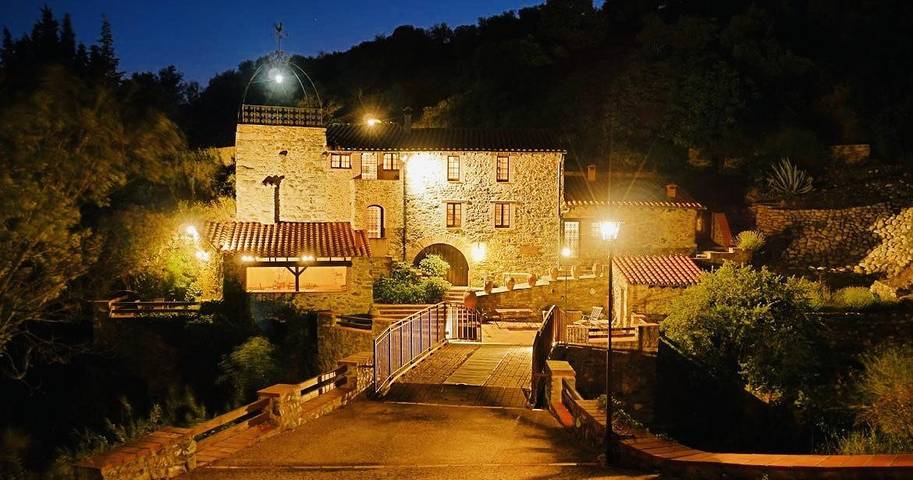 Gîte pour 6 personnes, avec Terrasse ainsi que Jardin et Piscine