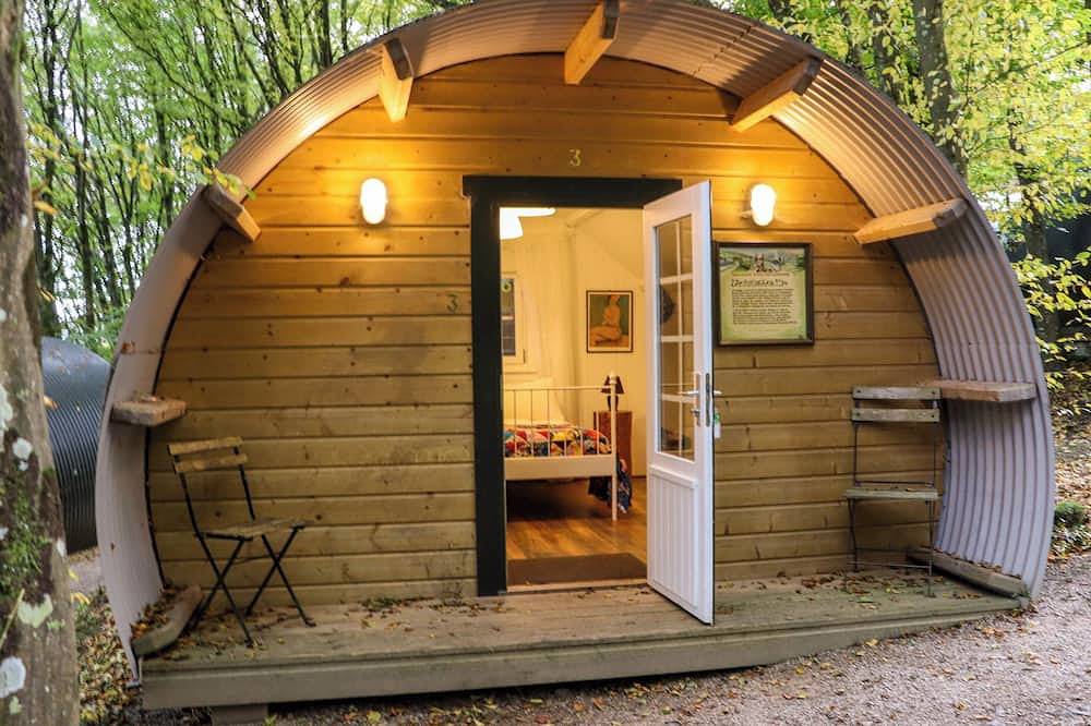 Ballybeg Pod 6, romantic, with hot tub in Tinahely, County Wicklow in County Wicklow