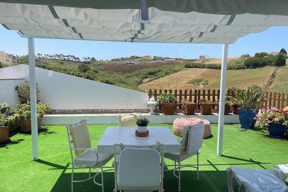 Entire apartment, Roof Top apartment, quiet, 2 large terraces, close to the best beaches in Lourinhã e Atalaia, Lisbon District