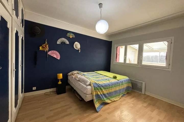 Spacious House for 6-8 Guests | 2 Bathrooms | Easy Access to Paris in Noisy-le-Sec, Seine-Saint-Denis
