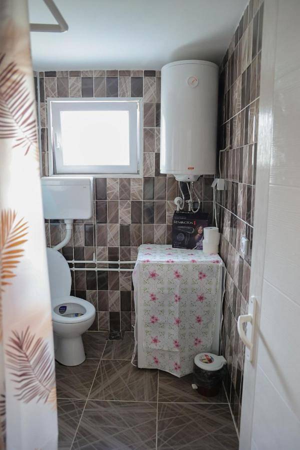 Gîte pour 5 personnes, avec terrasse et vue dans Kursumlija - 4