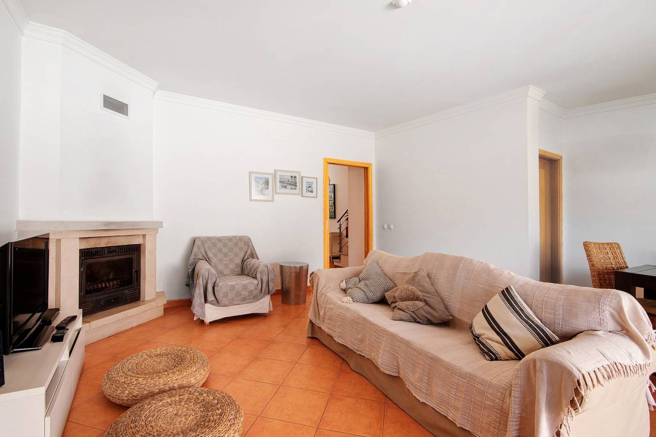 Ferienhaus 'Lota Village 32' mit Privatterrasse, Wi-Fi und Klimaanlage in Praia da Lota, Manta Rota