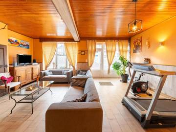 Gîte pour 8 personnes, avec terrasse et jacuzzi dans Sainte-Cécile (Florenville)