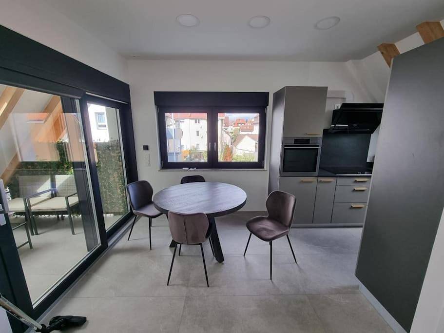 Ganze Wohnung, Brandneues Stadtglanz Apartment in Stuttgart, Stuttgart Region