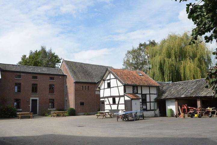 Location de vacances pour 24 personnes, avec Terrasse et Jardin dans Teuven