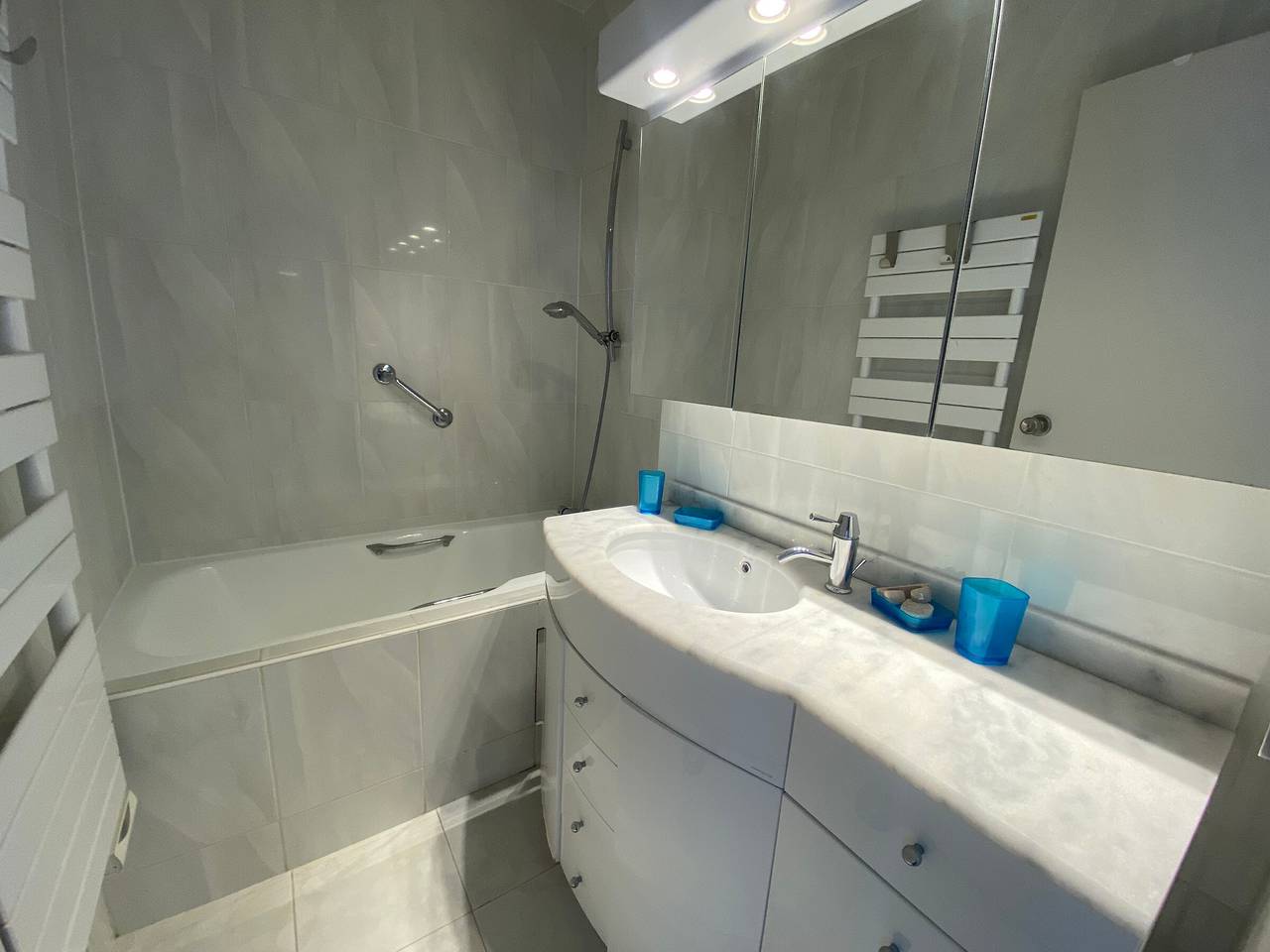 Geheel appartement, Appartement met zeezicht op 1,5 km van het strand in Arcachon, Arcachon en omgeving