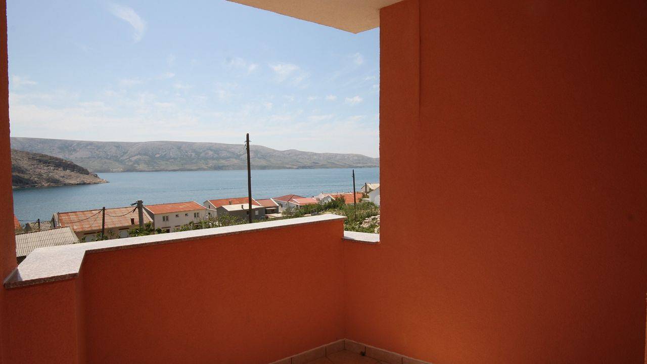 Cały apartament wypoczynkowy, Apartament wakacyjny dla 3 osób z widok in Metajna, Pag (Wyspa)