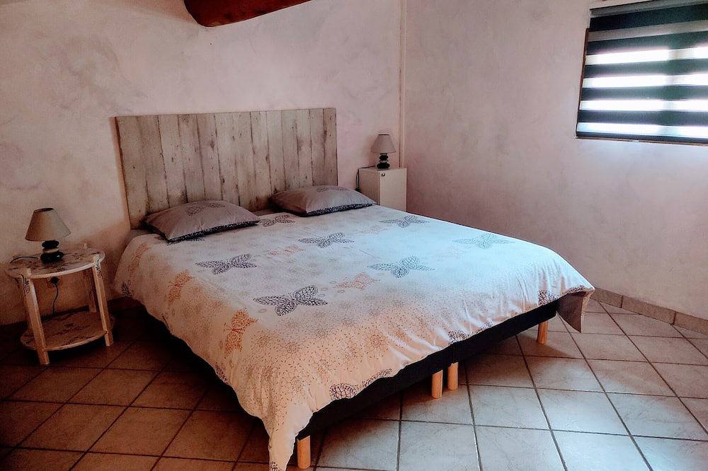 Appartement entier, Gite avec Piscine Verdon/Gréoux Bains/Lac Esparron. Animal de compagnie accepté in Saint-Julien, Région de Brignoles