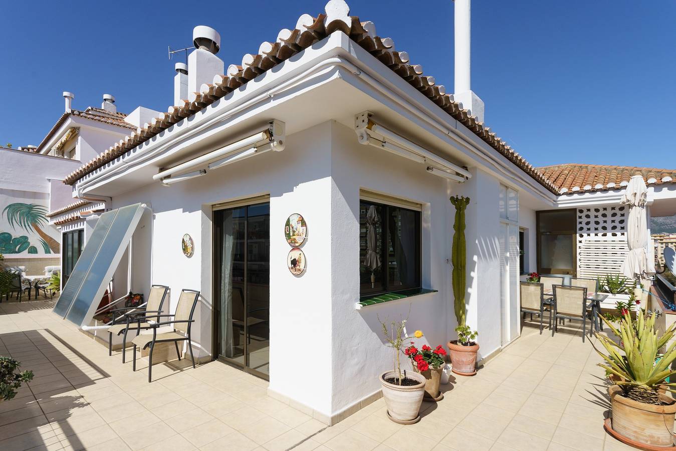 Penthouse Apartment "Acapulco" with Shared Pool, Garden, Terrace and Wi-Fi in Los Boliches, Fuengirola