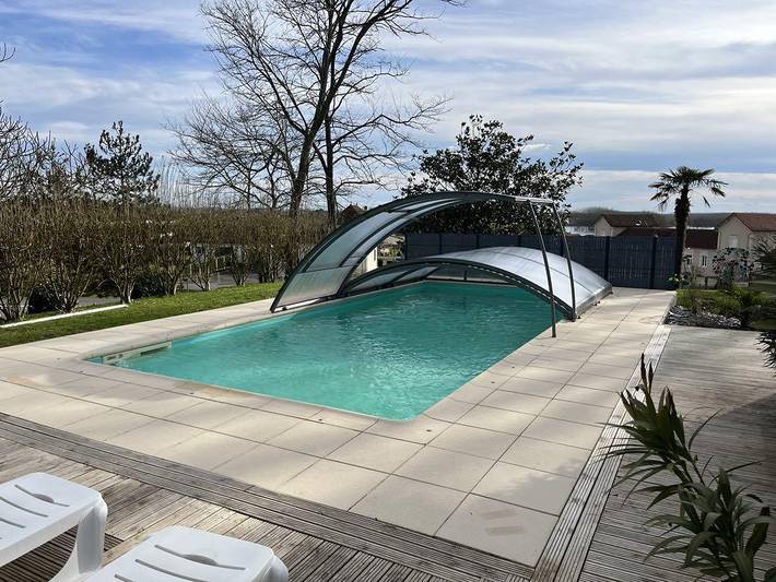 Gîte pour 2 personnes, avec jardin et piscine