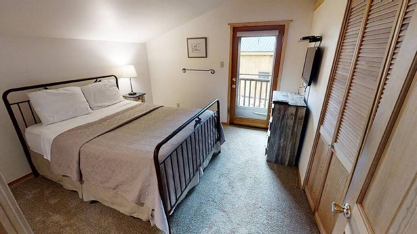 Vacation house for 8 people, with balcony, with pets in Red River