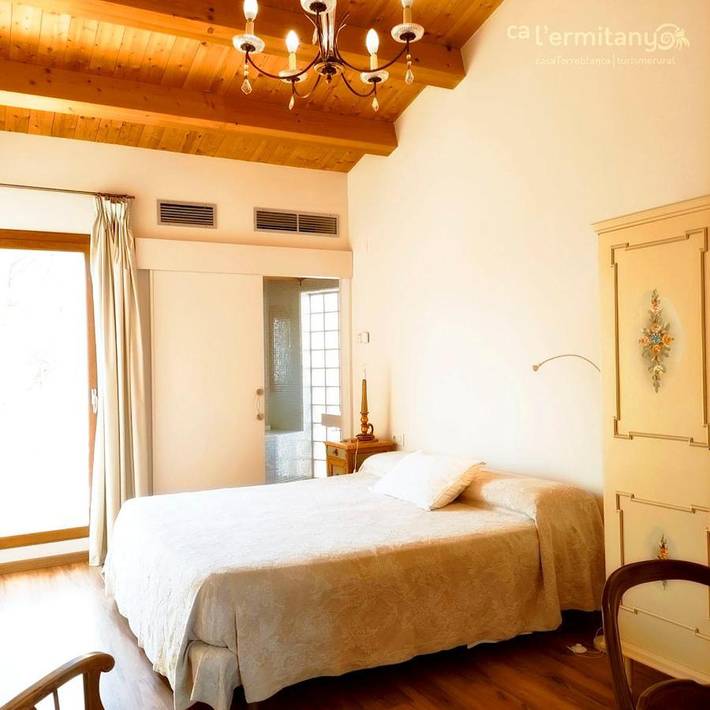 Casa rural para 2 personas, con piscina además de jardín y jacuzzi en Bages - 3