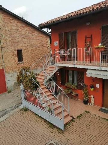Chambre d’hôte pour 5 personnes, avec jardin et vue à Castellinaldo