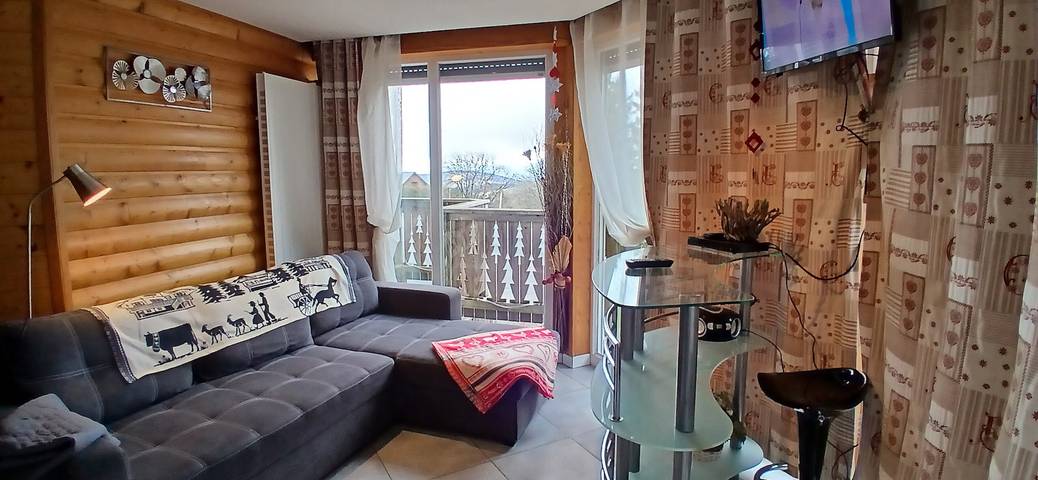 Appartement entier, Les Coquelicots  A Super Besse Puy de Dôme 63 in Lac Pavin, Besse-et-Saint-Anastaise
