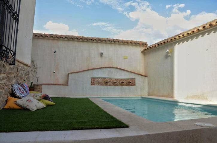 Casa rural para 22 personas, con jardín además de vistas y piscina, Se admiten mascotas en Provincia de Toledo