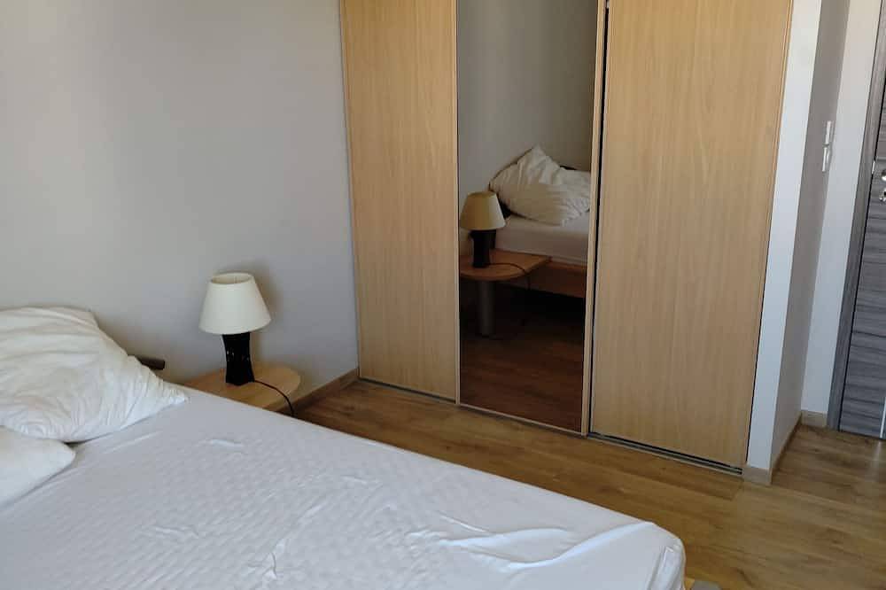 Entire apartment, Luxury apartment with terrace in Vic-la-Gardiole, Côte d'Améthyste