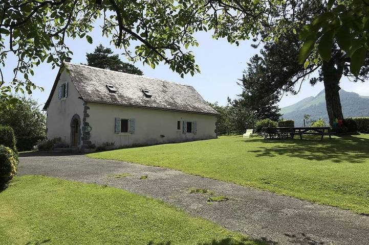 Agriturismo pour 10 personnes, avec jardin à Arette