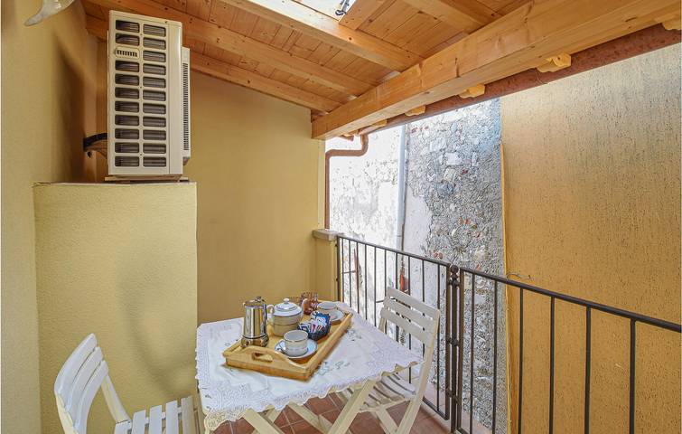 Ganze Ferienwohnung, Wasserblick-Apartment mit Terrasse & Internet in Peschiera Maraglio, Monte Isola