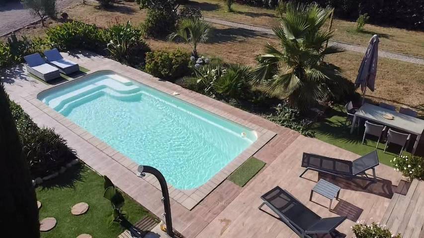 Location de vacances pour 4 personnes, avec jardin ainsi que vue et piscine à Prunelli-di-Fiumorbo - 2