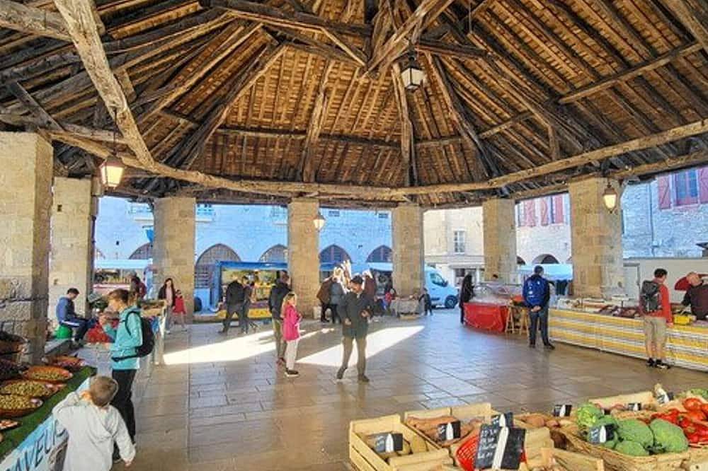 Entire apartment, Charming apartment, 4 people, medieval village Martel, Pets allowed, Free Wifi in Martel, Lot