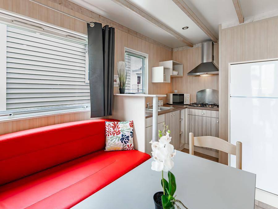 Camping Les Violettes  - Chalet 4 personnes - Chalet Mésange (2 chambres) 4 pers in L'Aiguillon-la-Presqu'île, Vendée