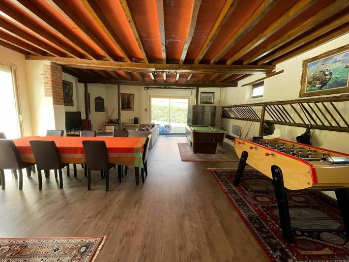 Location de vacances pour 15 personnes, avec terrasse ainsi que piscine et jardin à Thorée-les-Pins - 2