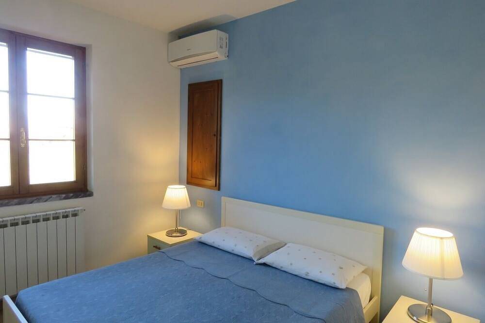 House With Swimming Pool And Tennis Court Near The Sea And The Five Lands in Fiumaretta di Ameglia, Ameglia Gemeinde
