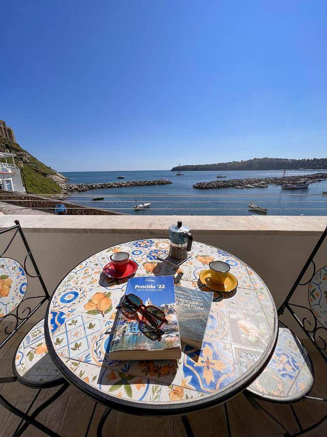 Gîte pour 2 personnes, avec vue sur le lac ainsi que vue et terrasse à Procida - 2