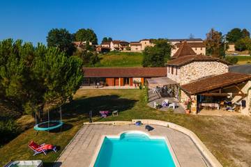 Chambre d’hôte pour 2 personnes, avec piscine et jardin à Felzins
