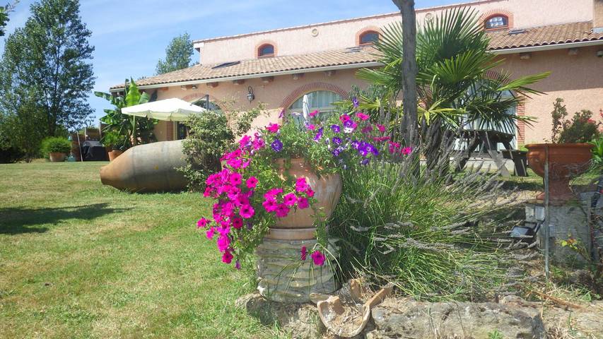 Chambre d’hôte pour 2 personnes, avec Jardin dans Molandier
