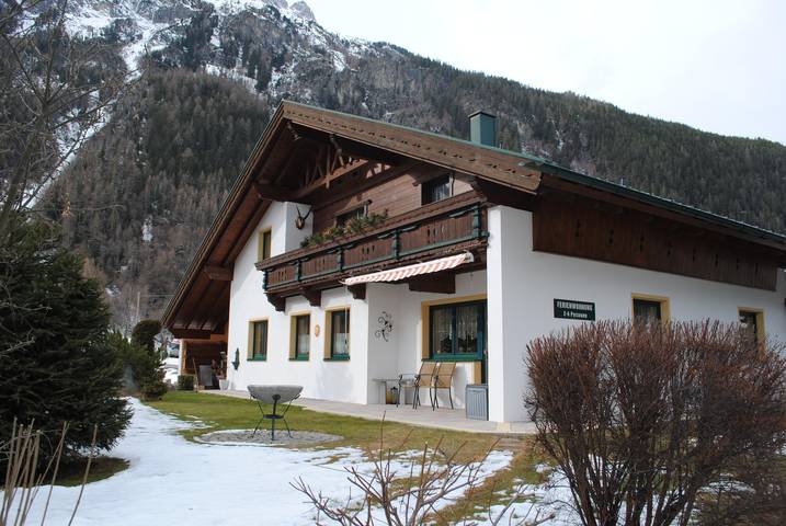 Ferienwohnung für 6 Personen, mit Balkon im Ötztal