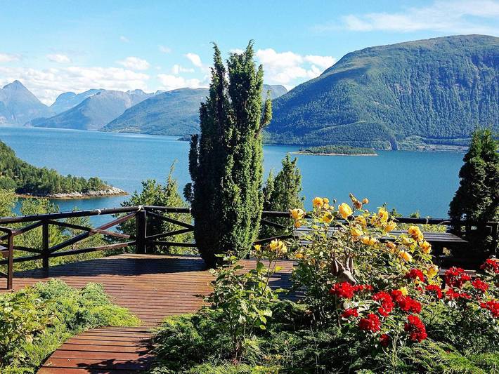 Ferienhaus für 12 Personen, mit Garten in Tingvoll