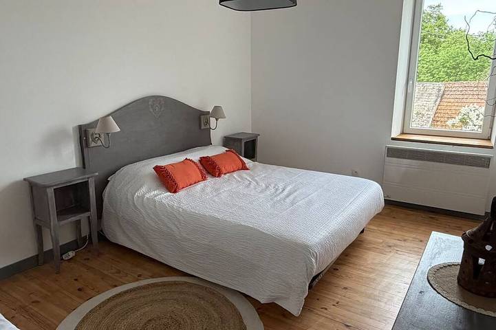 Gîte pour 15 personnes, avec Terrasse et Jardin à Manzat - 2