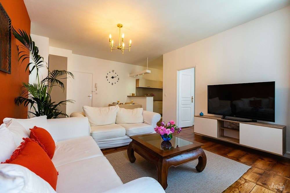 Entire apartment, T3 charming ideally located in the center of Bayonne near train station in Bayonne, Bayonne region